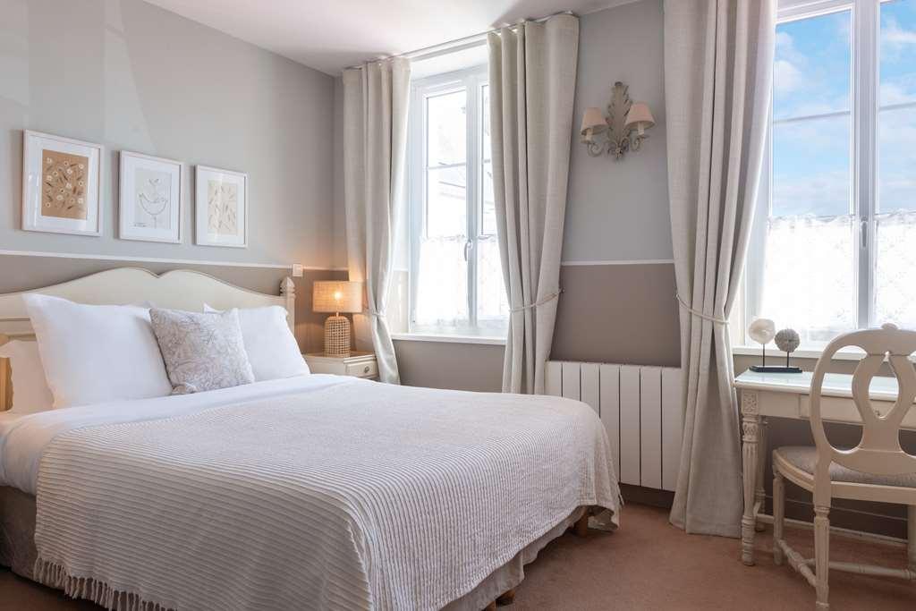 Hotel Traiteur Les Ormes, The Originals Relais Barneville-Carteret Zimmer foto